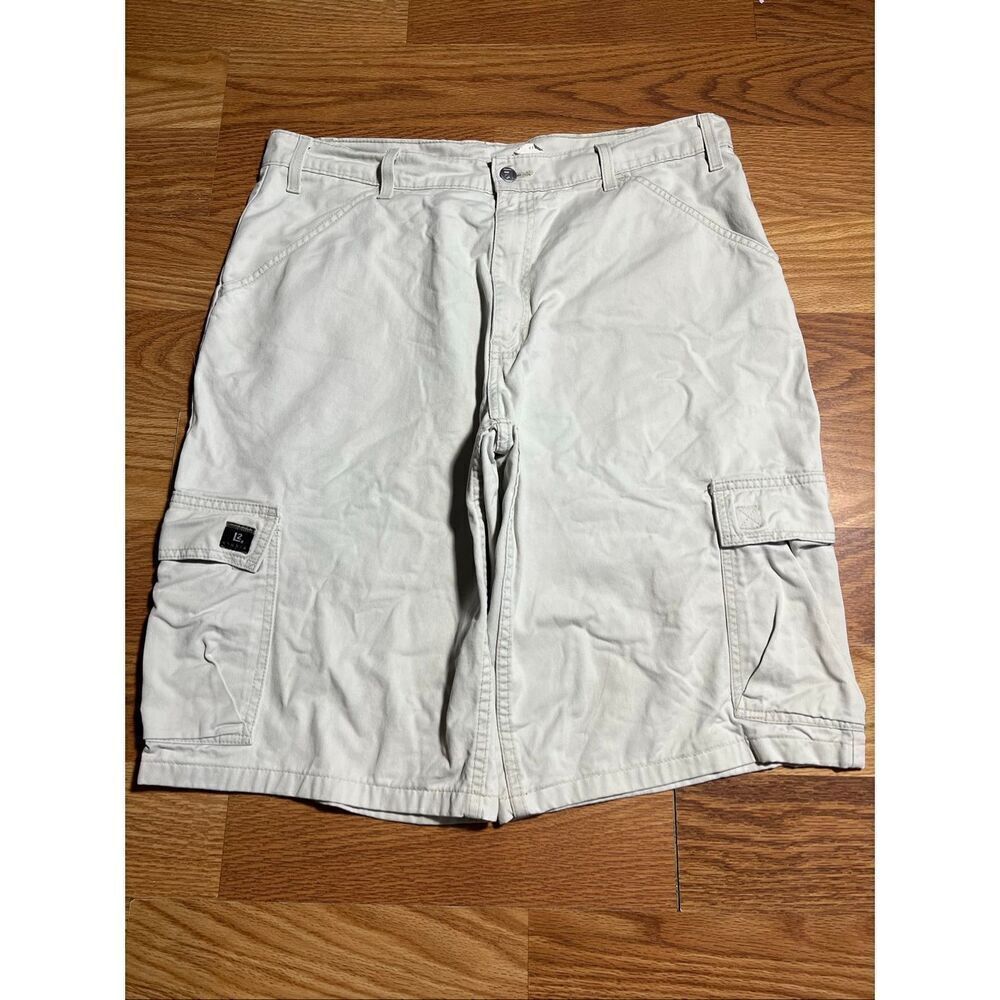 Vintage 90s Levi’s L2 Cargo Khaki Shorts